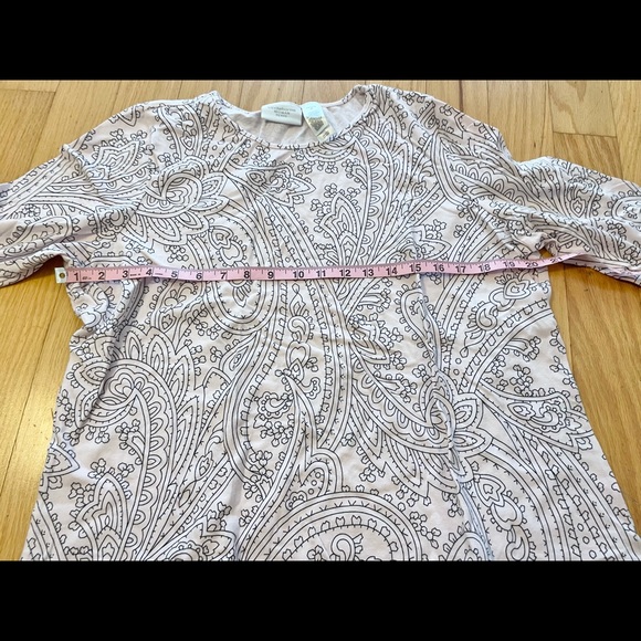 Liz Claiborne Petite White Geometric Design Tee - Picture 8 of 11